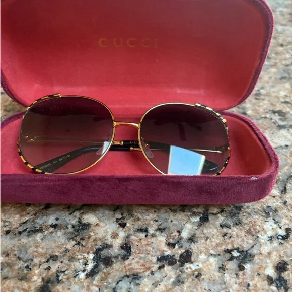 Gucci sunglasses - Picture 2 of 5